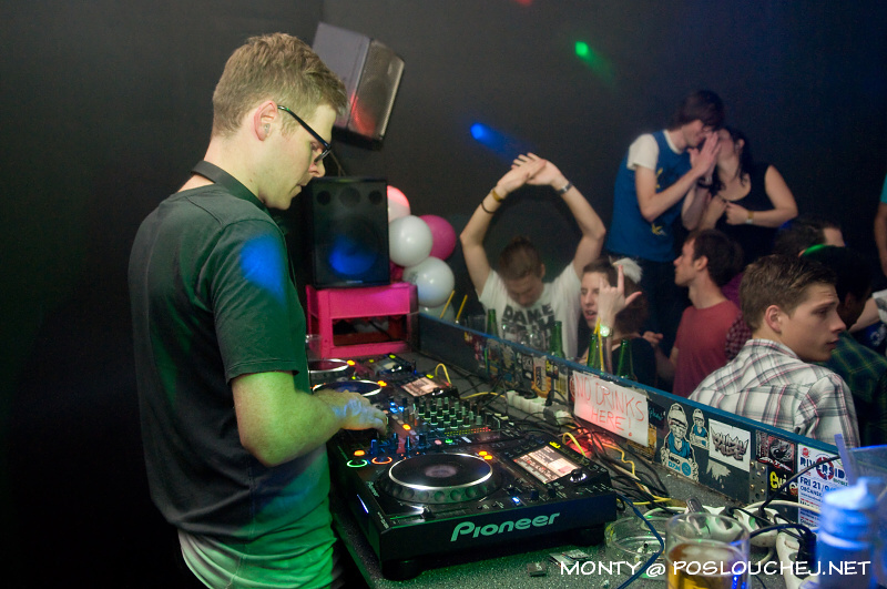 CIRCUS WITH GREGOR TRESHER - Pátek 12. 10. 2012